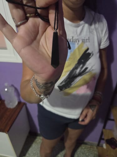 Customer photo review of Colgante de Shungit Péndulo || Protección - Desintoxicación