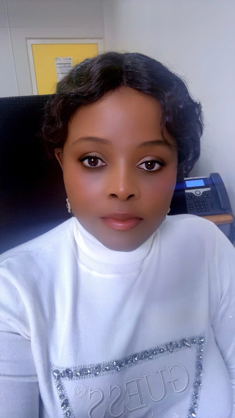 Customer photo review of Finger Wave Side Part Pixie Cut Wig