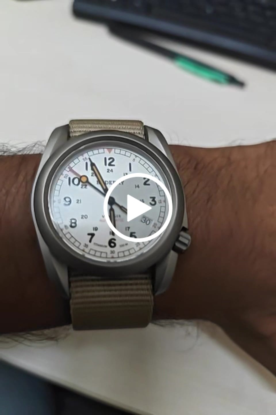 Customer video review of VOYAGER - 100M Waterproof Titanium Automatic Field Watch | White