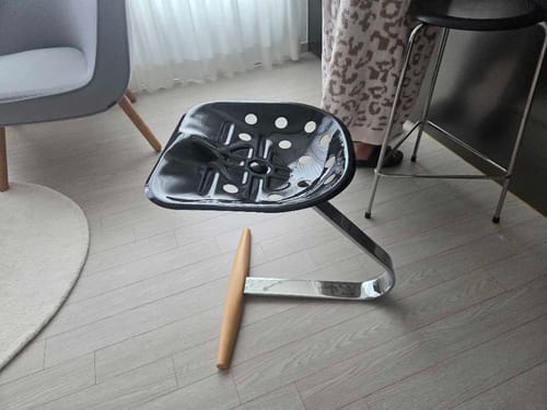 Customer review photo of Zanotta Mezzadro 220 stool