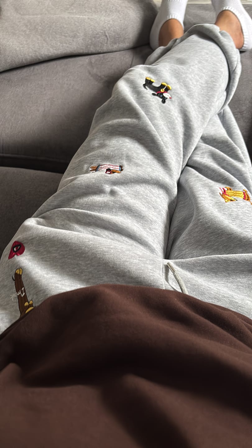 Customer photo review of Aelfric Eden Embroidery Puppy Baggy Barrel Sweatpants
