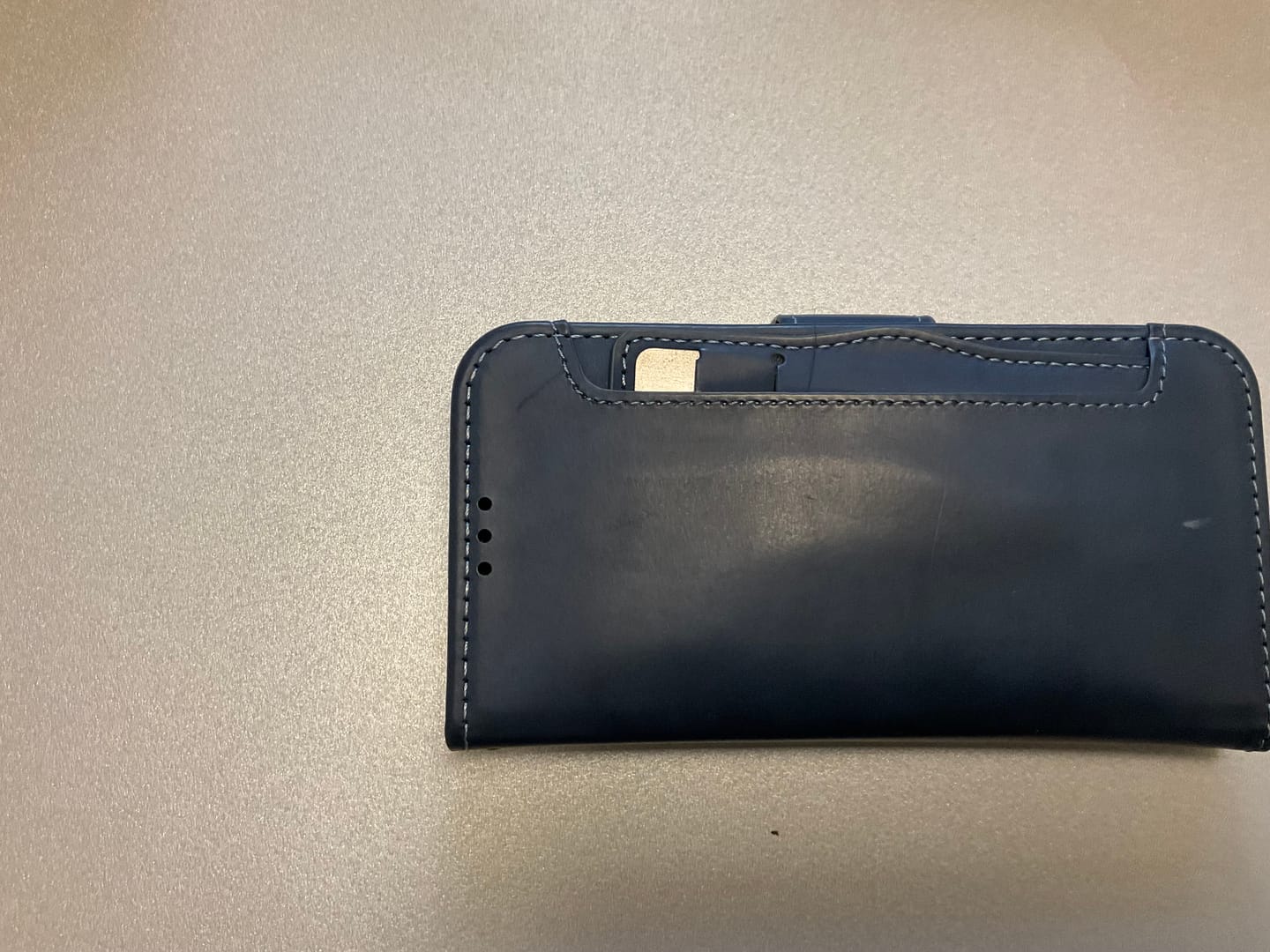 Customer photo review of iPhone 14 / 13- Etui mit vielen Kartenfächern