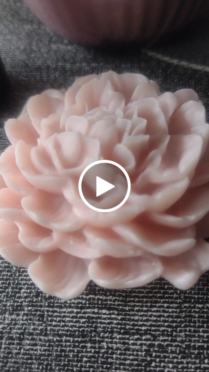 Customer video review of Colorante líquido para velas CORAL