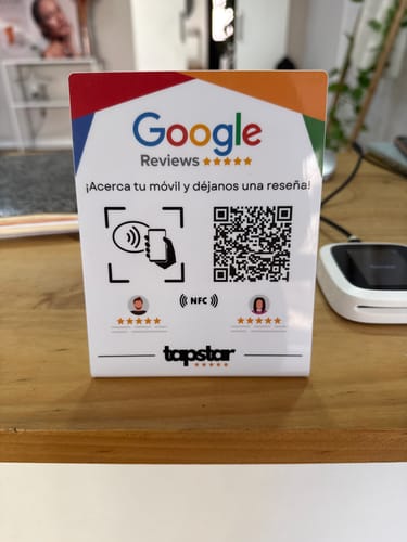 Customer photo review of Expositor Reseñas Google NFC y QR
