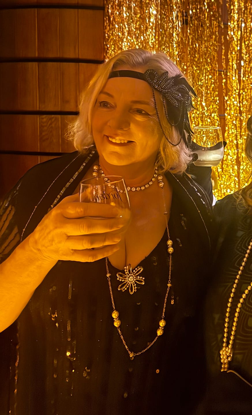Customer photo review of 1920s Black Swirl Flapper Headpiece