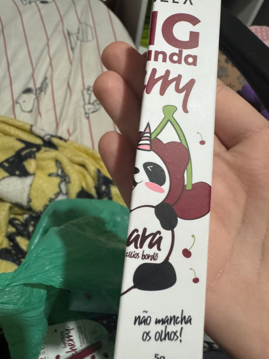 Customer photo review of Máscara para Cílios Big No Panda Cherry - Bordô