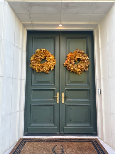 Customer photo review of Preserved Oak Leaves Wreath 24" Golden Yellow