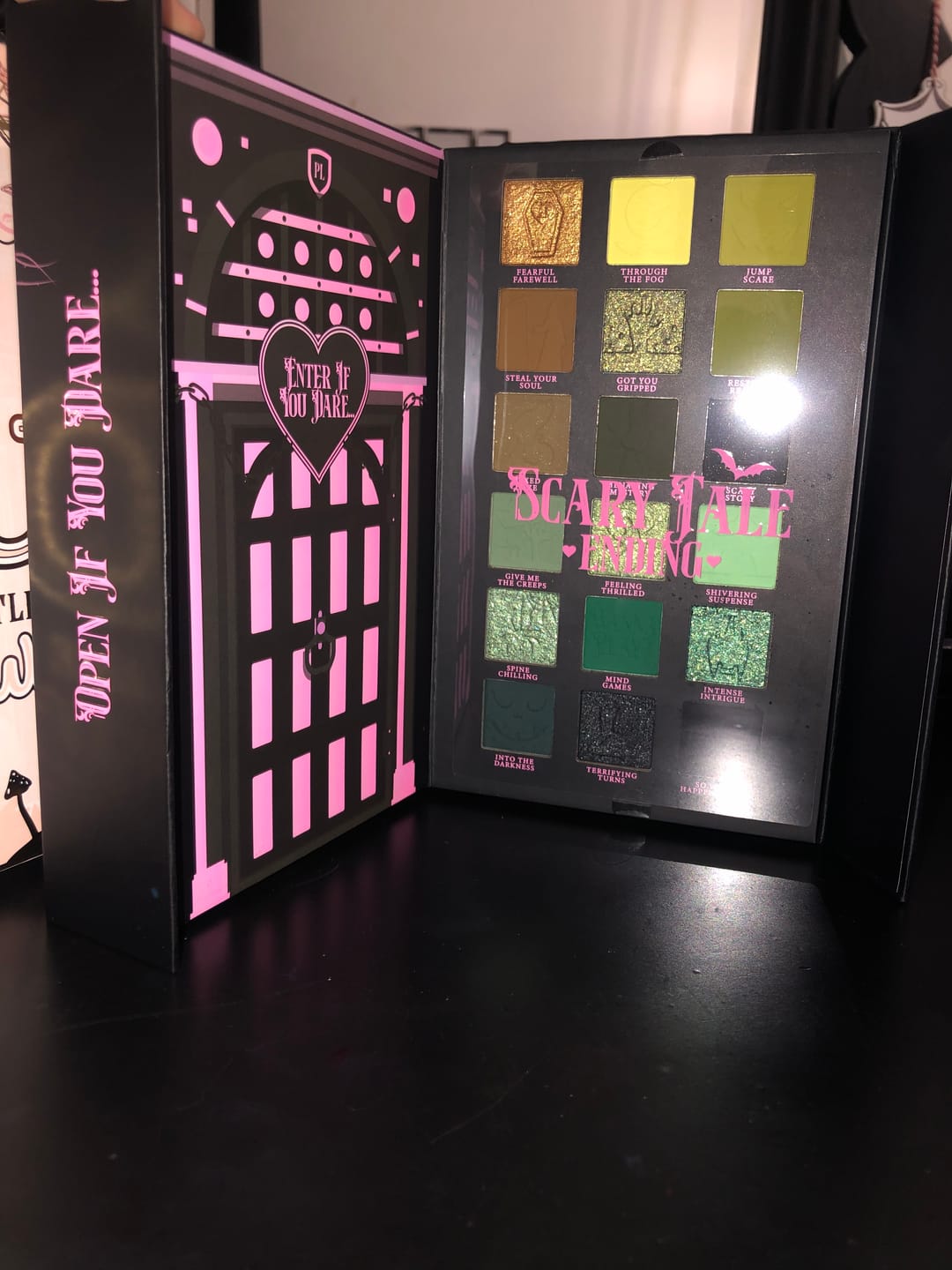 Klantfotorecensie van P.Louise Scary Tale Ending Halloween Palette