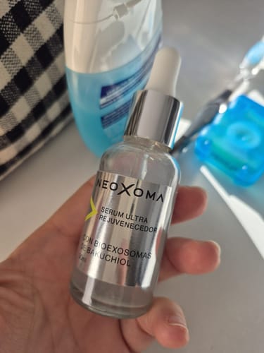 Customer photo review of Sérum de Exosomas Ultra Rejuvenecedor con Bioexosomas de Bakuchiol