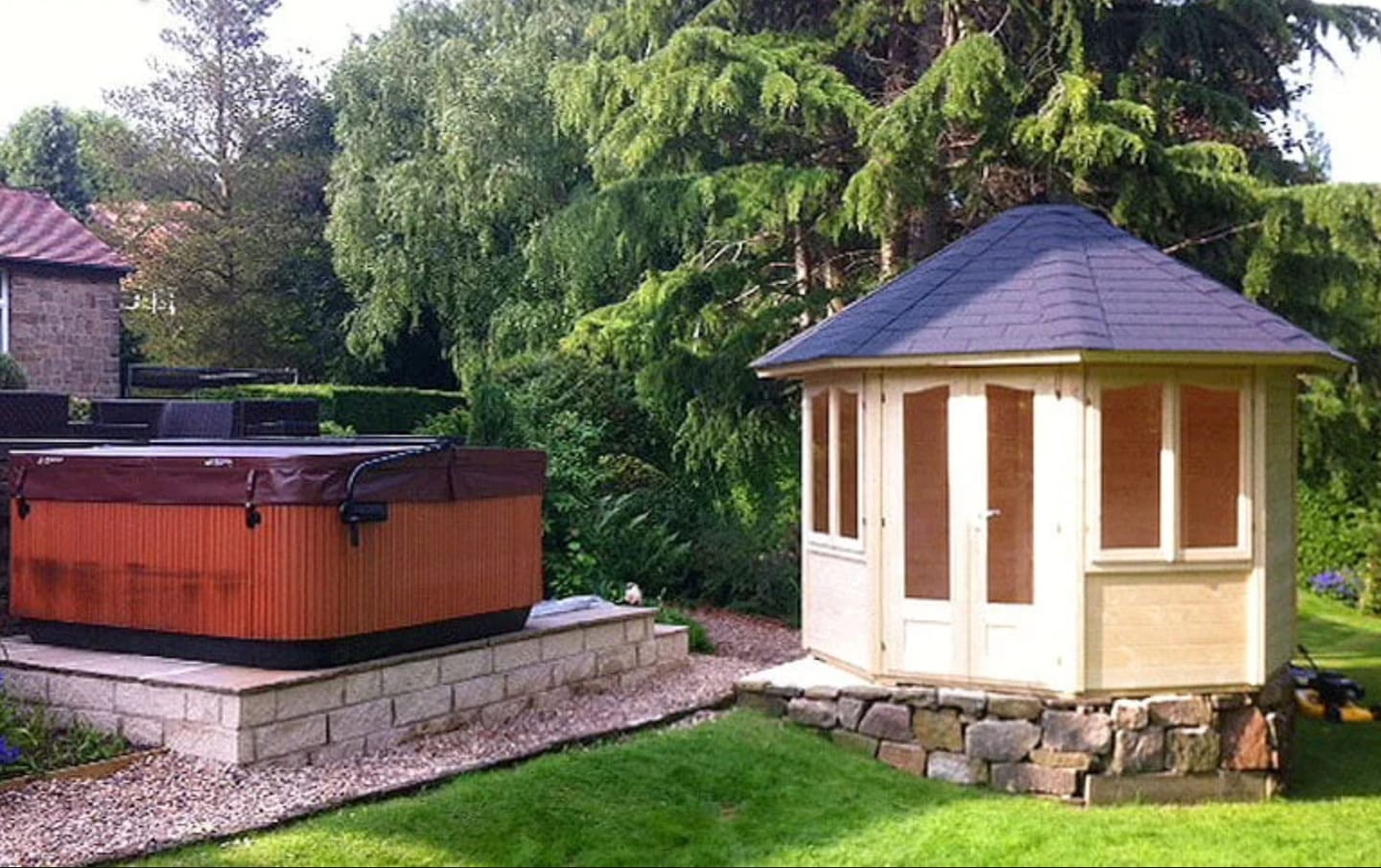 Customer photo review of Veronica 2 (2.9x3.6m | 6.7m2 | 28mm) Octagonal Summer House