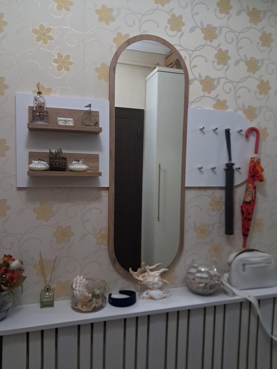 Customer photo review of Rani P3 Aynalı Duvar Askısı Boy Aynası Sepet Ceviz - Beyaz Vestiyer