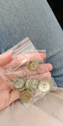 Customer photo review of 10 PC / Naoi Resin Buttons