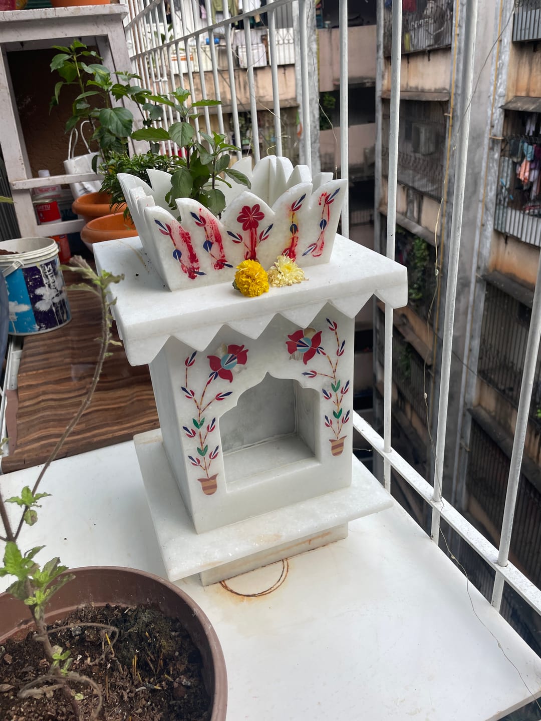 Customer photo review of Marble Tulsi Pot, White Inlay (Small) - Handicraft Bazaar