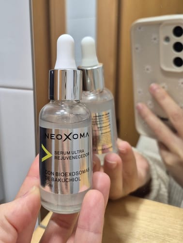 Customer photo review of Sérum de Exosomas Ultra Rejuvenecedor con Bioexosomas de Bakuchiol