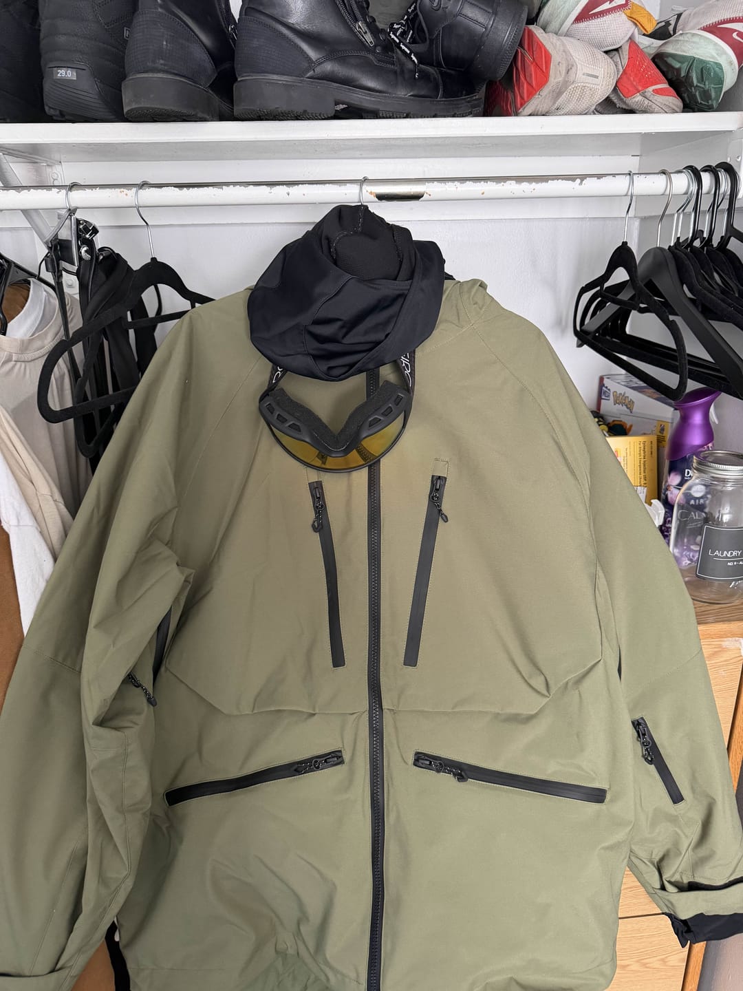 Customer photo review of Men's Army Green Insulated Baggy Snow Pants With Detachable Suspenders