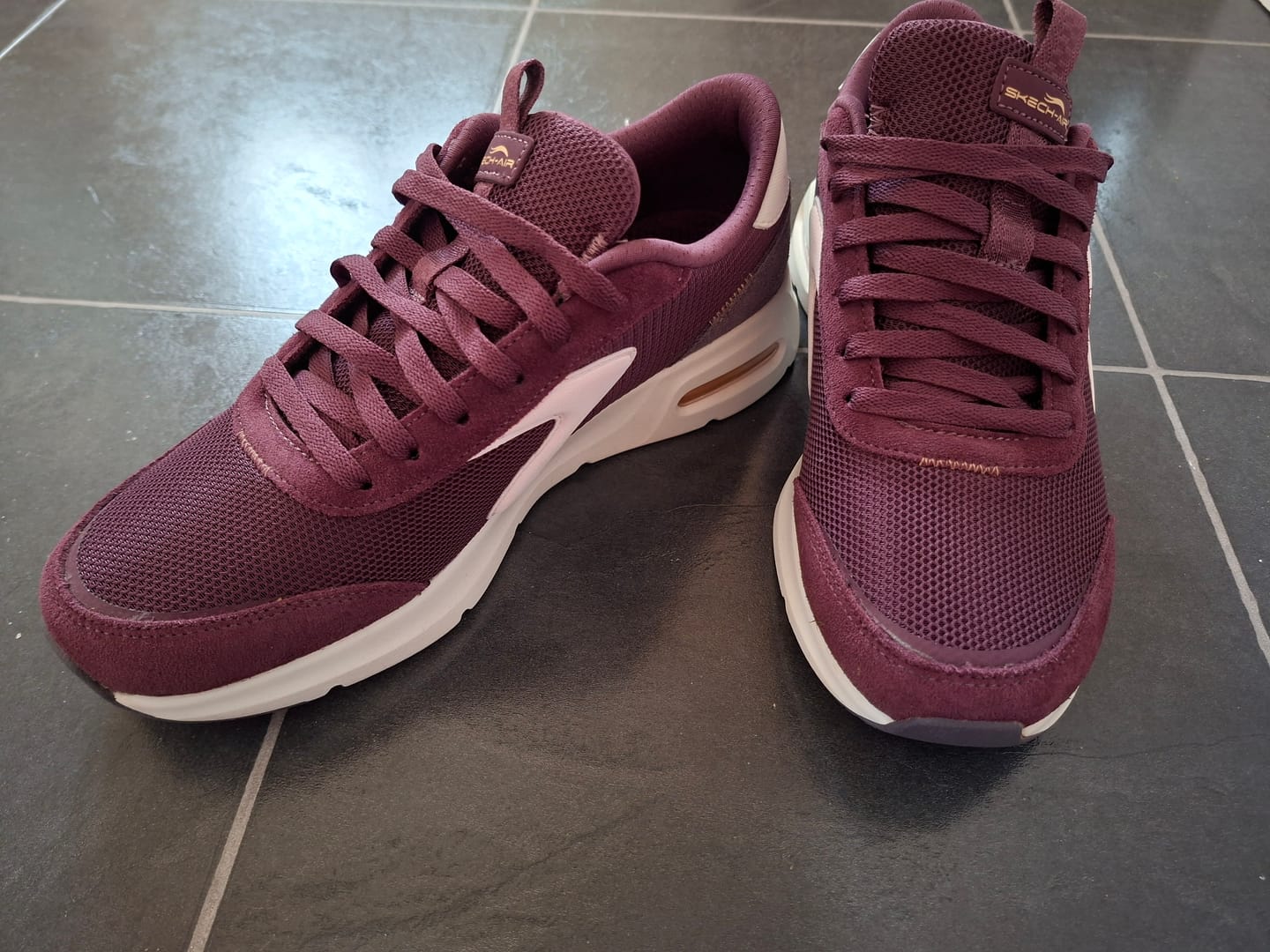 Customer photo review of Skechers Skech-Air Court Air Wave Trainers