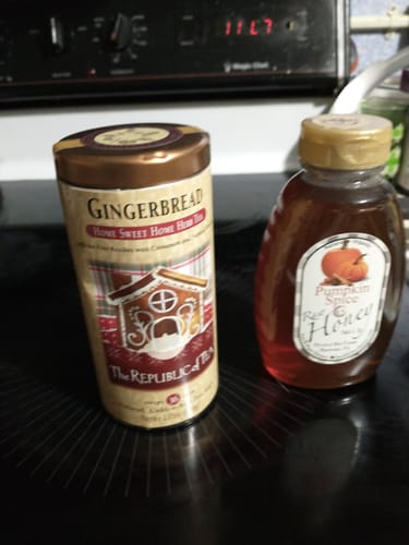 Customer photo review of 🎄 Gingerbread Cuppa Cake® Tea Bags  🎄 - Tin 36 Tea Bags