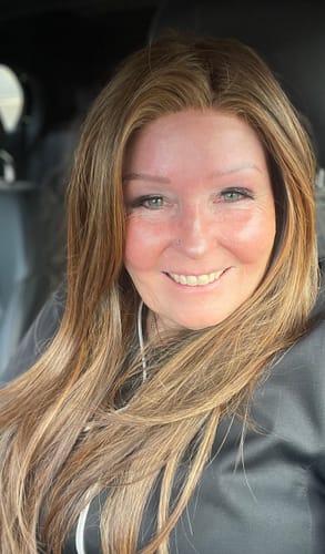 Customer photo review of JBextension Detangling Brush for Pain-Free Brushing on All Wet or Dry Hair Types Durable Anti-Static Bristles, Lightweight Handle, Vented Hair Brush