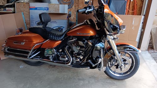 Customer photo review of HR3 Amber Whiskey/Vivid Black Motorcycle 18" Front Mudguard Fender (can be installed with lighting) For Harley Touring Electra Glide Ultra Limited Tri Glide 14-23