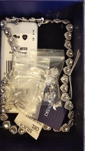 Customer photo review of SET CONJUNTO COLLAR + PULSERA + ARETES SWAROVSKI ARIANA GRANDE CORAZONES
