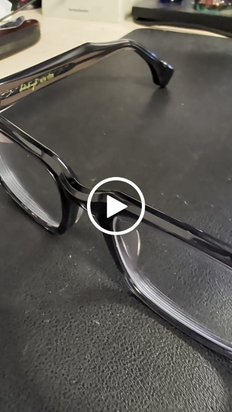Customer video review of Axel O