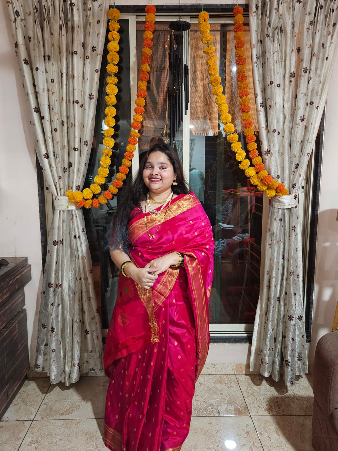 Customer photo review of Tyohaar ~ Exclusive Handloom Pure Silk Maharani Paithani With Golden Zari Pallu~ Rani Pink