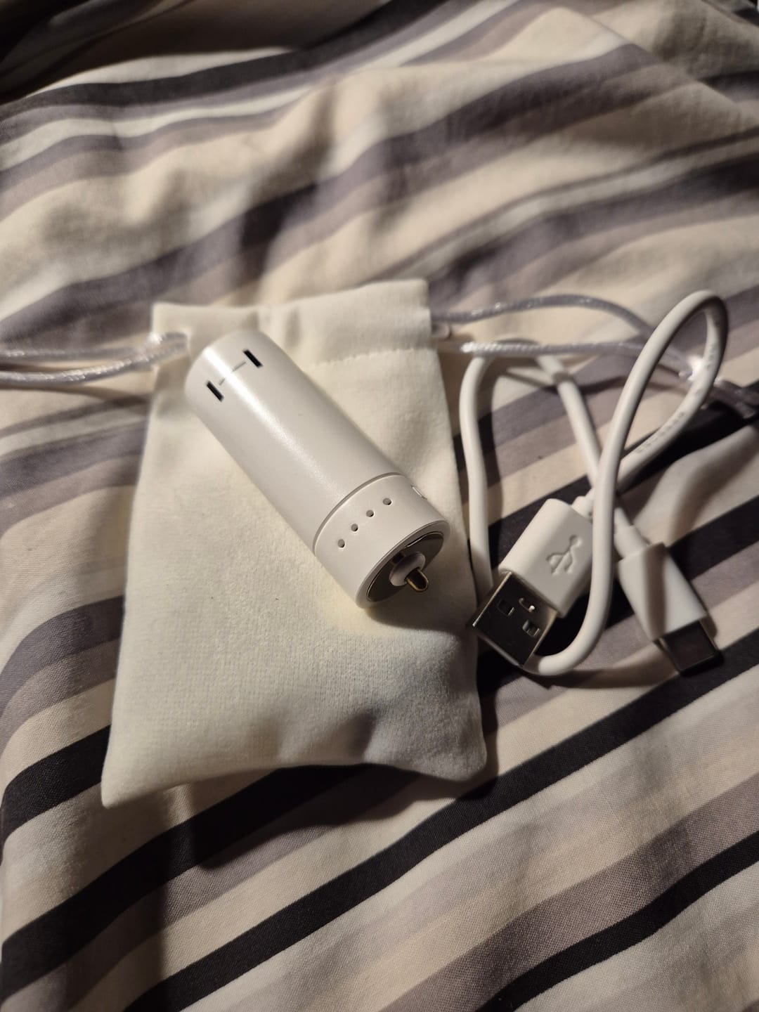 Customer photo review of HYBE OFFICIAL LIGHT STICK BATTERY