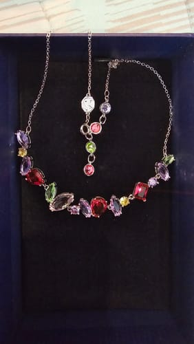 Customer photo review of COLLAR GEMA CRISTAL MULTI COLOR SWAROVSKI + KIT DE REGALO