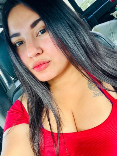 Customer photo review of Flora Green Prescription Colored Contact Lenses