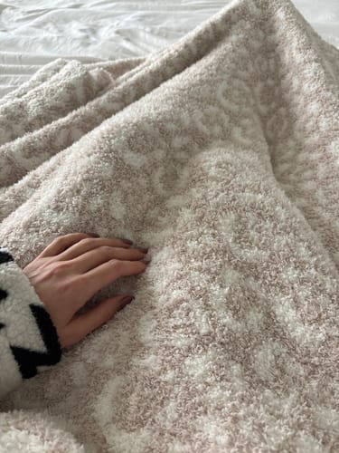 Customer photo review of Blushing Beige & White Leopard 2.0 Print Extended Throw