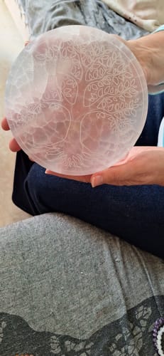Customer photo review of Placa de Selenita con Árbol de la Vida || Limpieza de Minerales