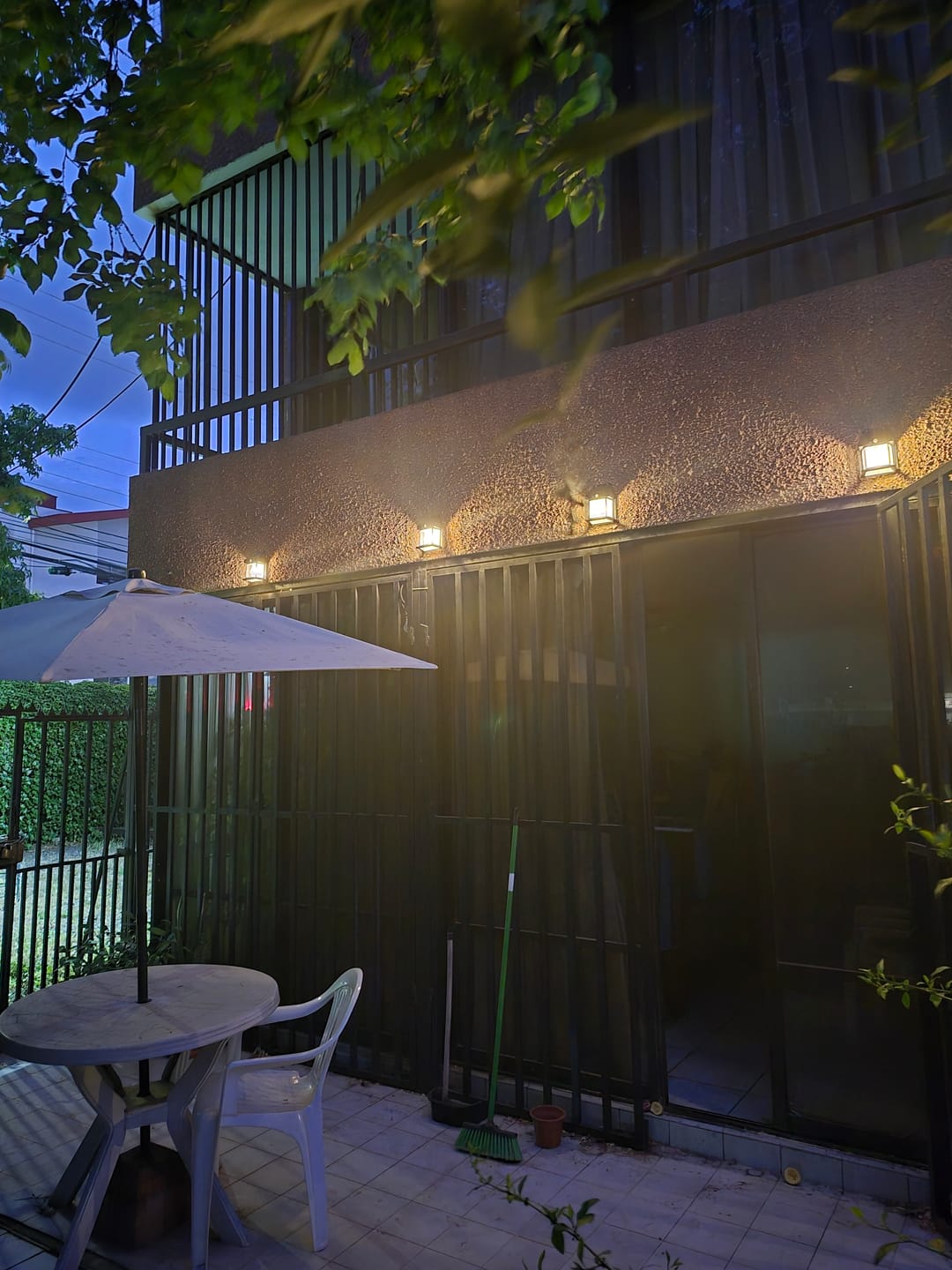 Customer photo review of EcoBright™ | Lámpara Solar de Pared | Pack 2 Unidades
