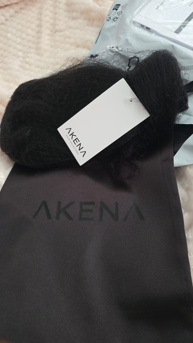 Customer photo review of SHORT LAMARA PONYTAIL NATURAL BLACK