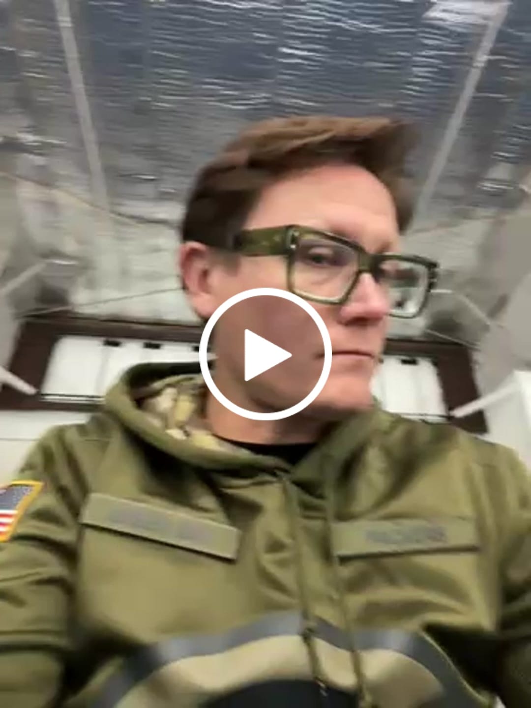 Customer video review of Daxton