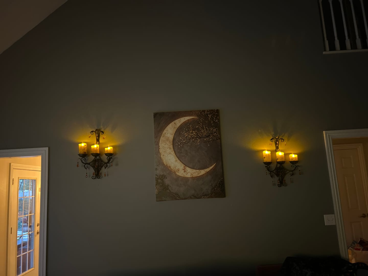 Customer photo review of Luxury Crescent Moon Canvas Wall Decor – Illuminated Gold and Grey Artwork