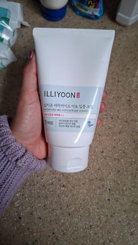 Customer photo review of lliyoon Ceramide Ato Concentrate Cream