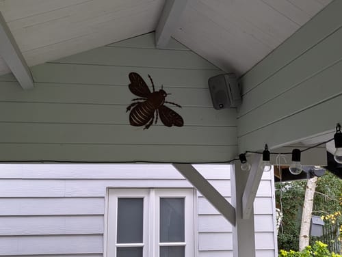 Customer photo review of Large Rusty Metal Bee Plaque Wall Art