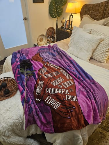 Customer photo review of Muse Sherpa Fleece Throw Blanket