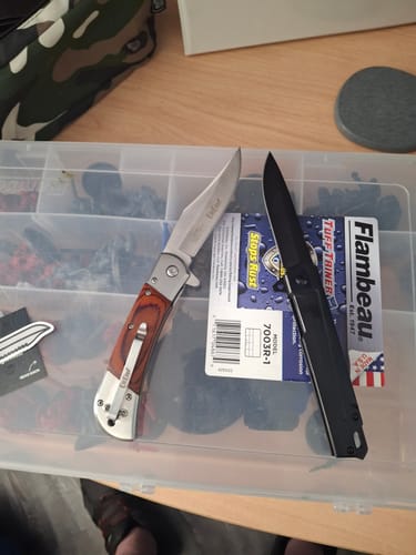Customer photo review of Mystery Knives Box™