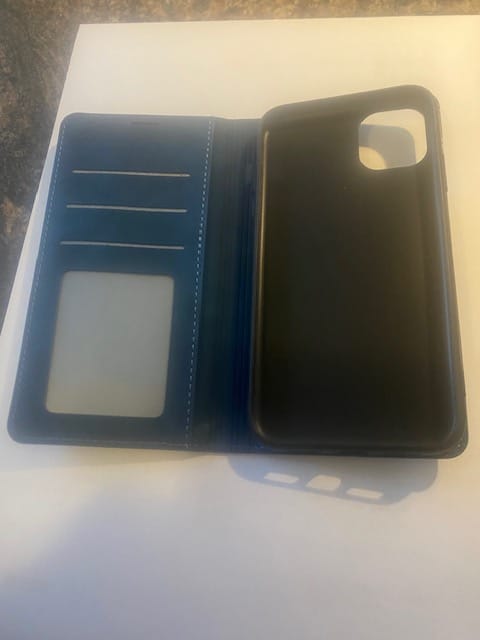 Customer photo review of iPhone 11 - Vintage Flip Case In Wildleder Optik