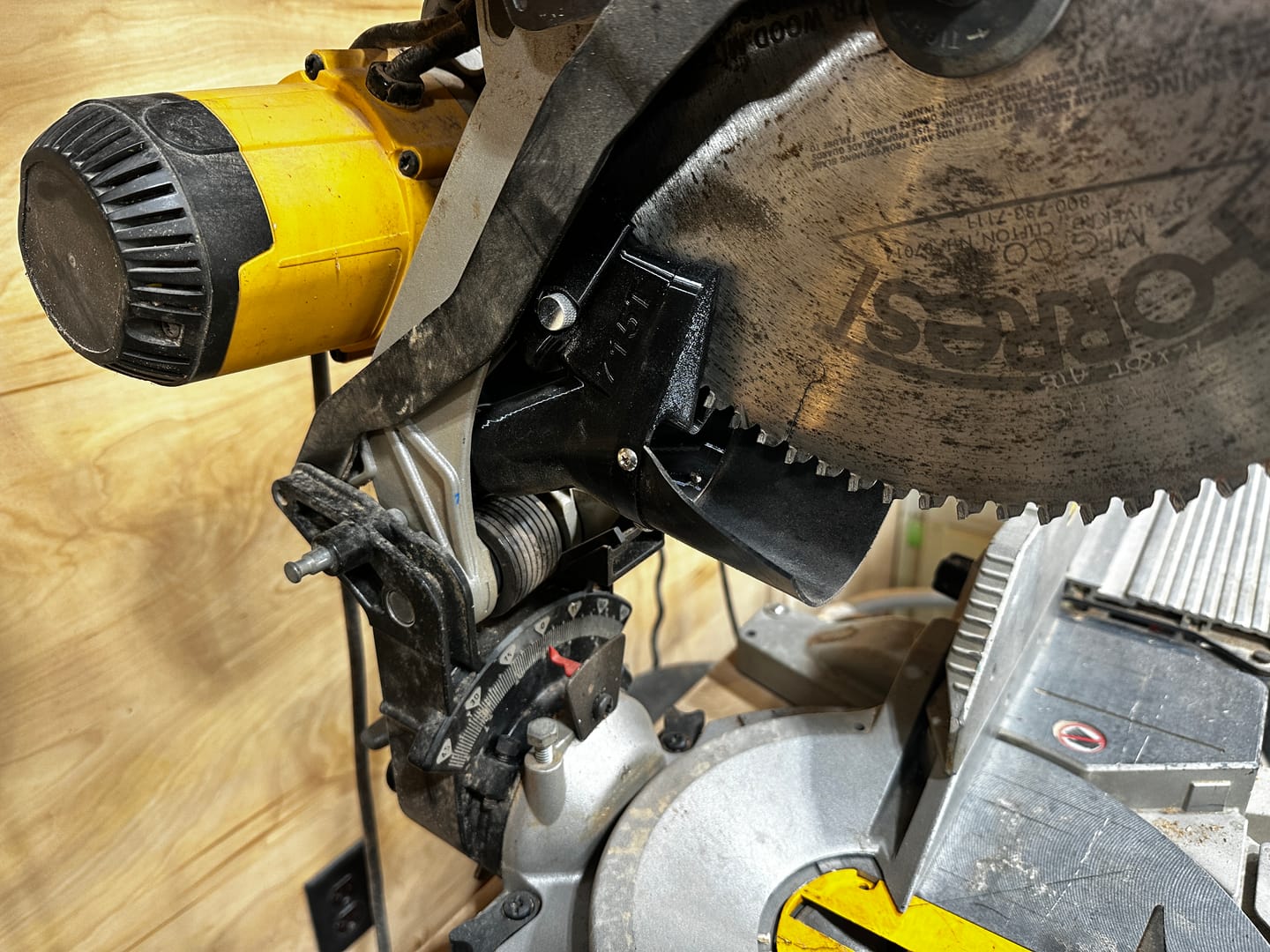 Customer photo review of Dewalt DW715/716 12" Non-Sliding Miter Saw Dust Collection
