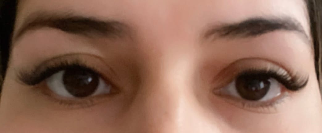 Customer photo review of Pre-Glued Light Volume - Press-On Lashes
