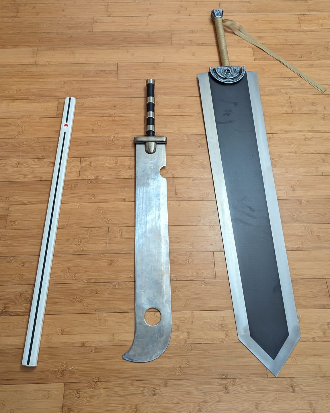 Customer photo review of BERSERK - Guts Dragon Slayer Greatsword (150cm) Full Metal