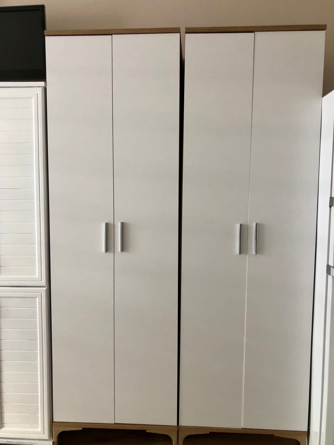 Customer photo review of Rani JE102 Çok Amaçlı Dolap 2 Kapaklı 7 Raflı Banyo Kiler Mutfak Dolabı Sepet Ceviz - Beyaz