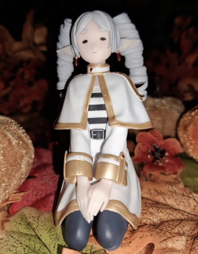 Customer photo review of Frieren Figur SEGA PM Perching 10cm Locken