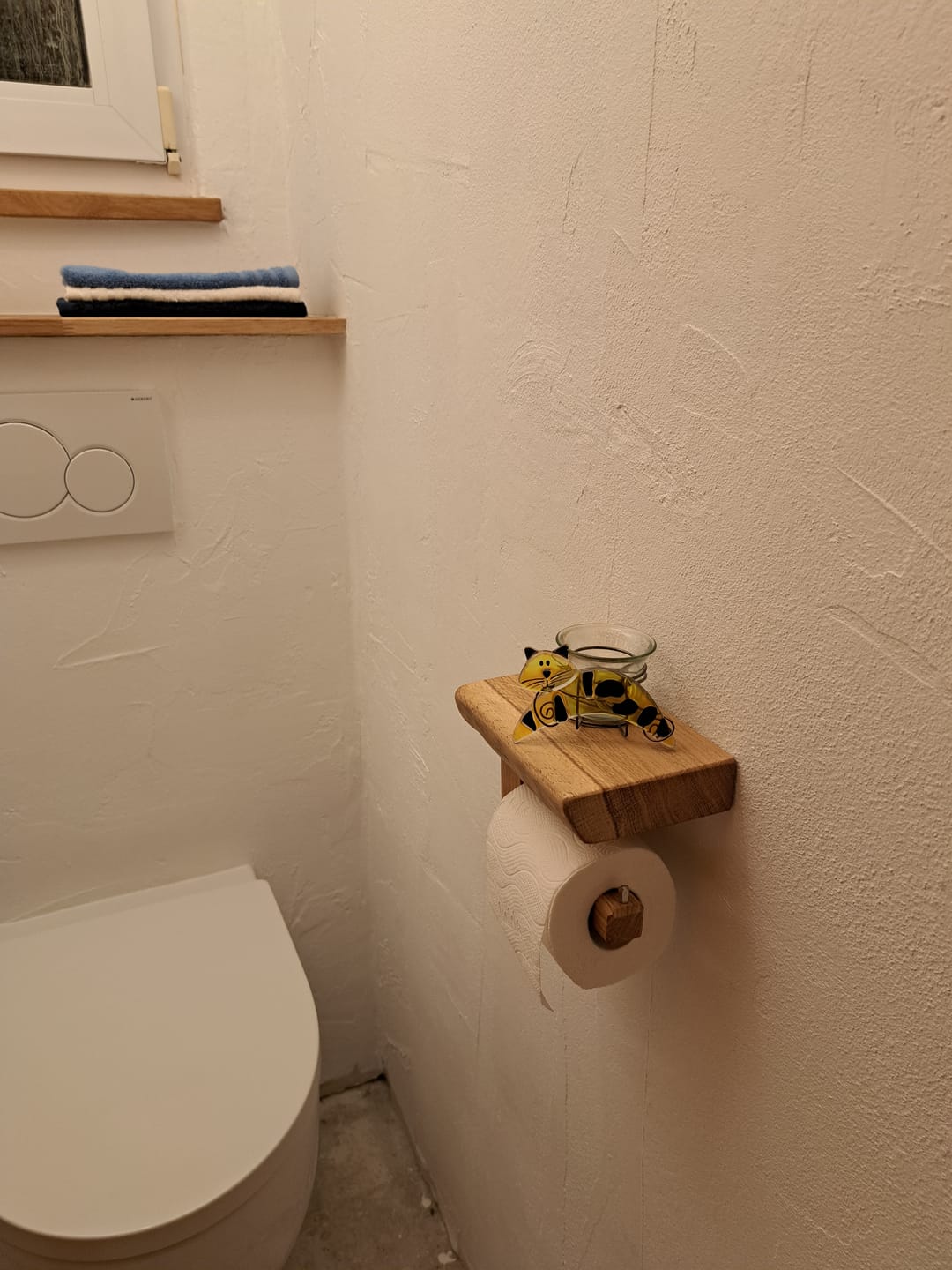 Customer photo review of Toilettenpapierhalter CULTUS aus Holz