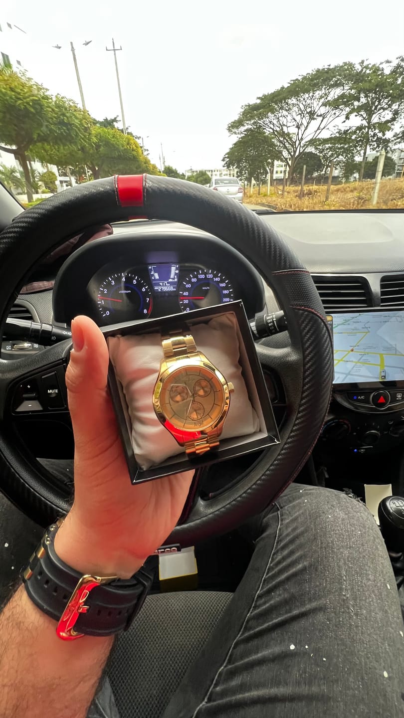 Customer photo review of Reloj Invicta Angel 21694