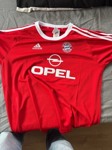 Customer photo review of Mystery Box - Mystery Fußballtrikot Box - Boîte Mystère Maillot Soccer Shirt