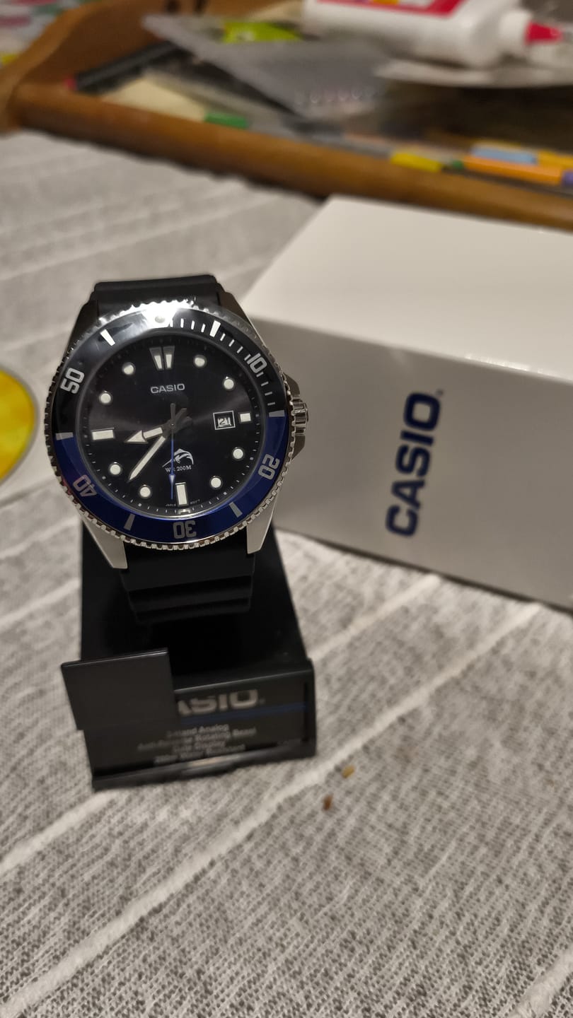 Customer photo review of Reloj Casio Submariner Marlin Duro MDV-106B-1A1VCF Batman Buceo [EXCLUSIVO]