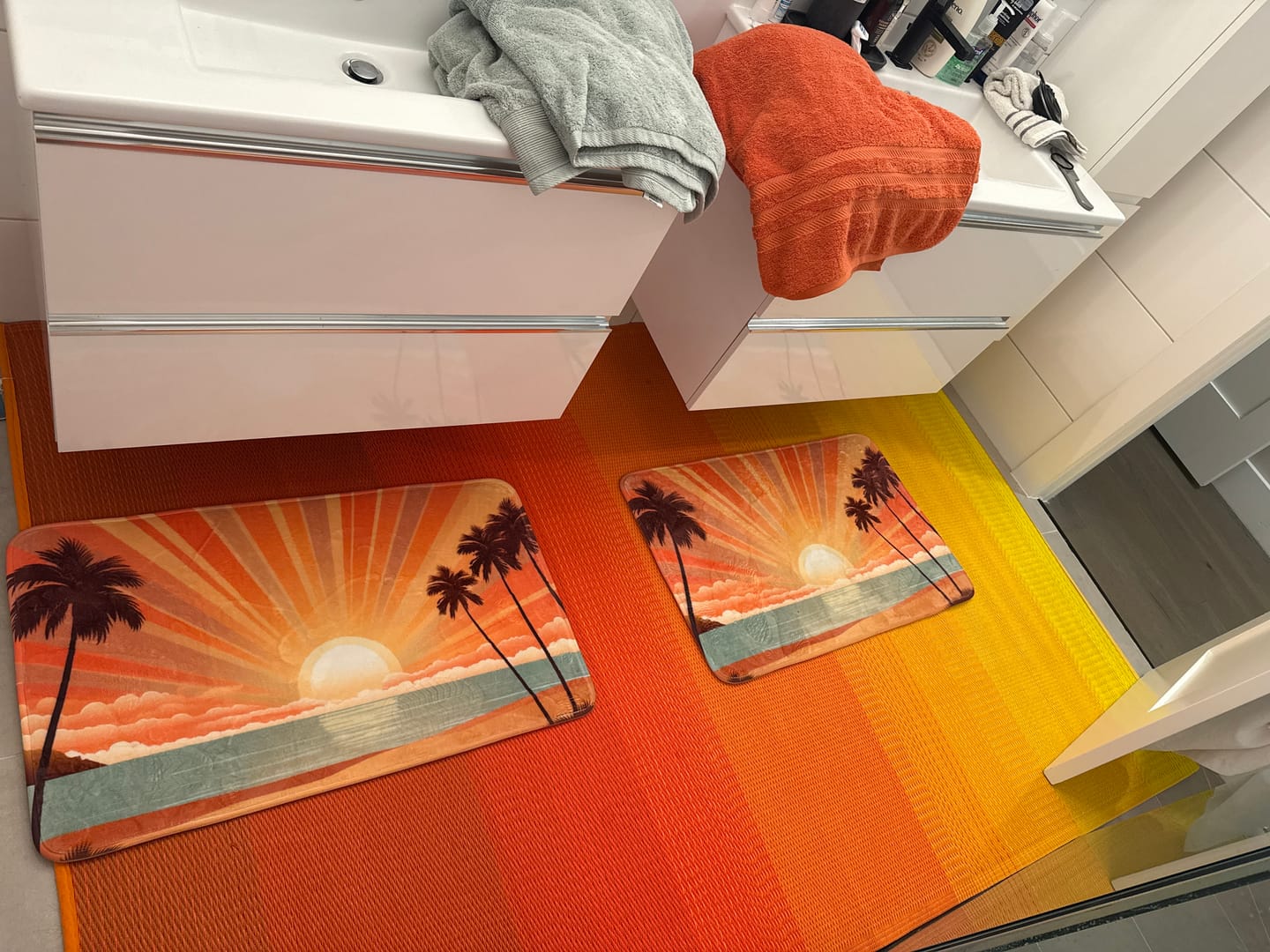 Customer photo review of Sun Sunset Bath Mat, Rays 70s Beach Cute Shower Bathroom Decor Non Slip Floor Memory Foam Microfiber Large Small Washable Rug